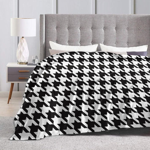 Perinsto 50"X40" Houndstooth Pattern Throw Blanket Ultra Soft Warm All Season Decorative Fleece Blankets for Bed Chair
