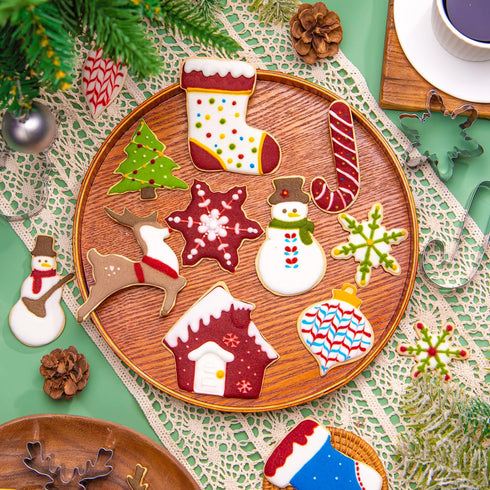 KALAIEN 18Pcs Christmas Cookie Cutters Set, Holiday Cookie Cutter Shapes: Reindeer, Snowflake, Christmas Tree,