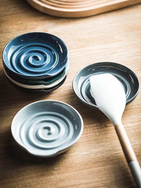 Spoon Rest with Swirl Shape, Cooking Utensils Holder for Spatula, Coffee Spoon, Light Gray Kitchen Accessory