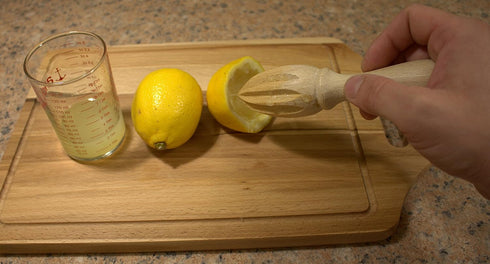 efo Wooden Lemon Squeezer Reamer, Handheld Juicer for Lemons, Limes & Oranges, Manual Juice Extractor
