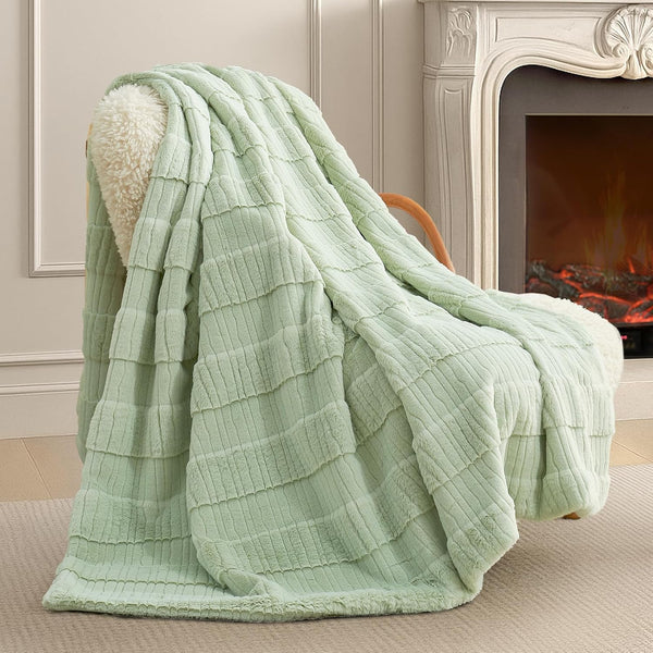 Amlie Home Luxury Striped Faux Fur Throw Blanket for Bed Queen Size,