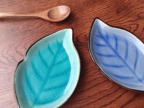 Ice Cracks Leaf Ceramic Spoon Rest for Stove Top, Cute Cooking Spoon Holder for Kitchen Counter 1 PCS (Sapphire)