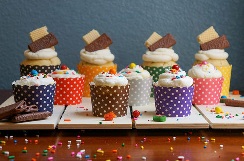 50-Pack Paper Baking Cups, Greaseproof Disposable Cupcake Muffin Liners in Large Chocolate Brown Polka Dots