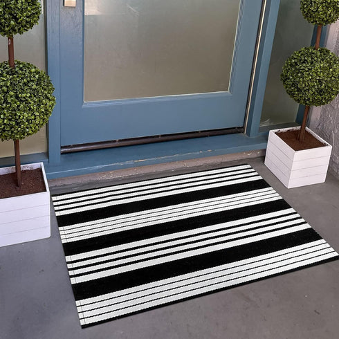 Black and White Striped Outdoor Rug, 24'' x 35'' Door Mat, Machine Washable Welcome Mats for Entryway and Bathroom