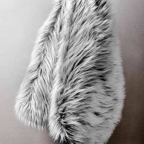Ashler Faux Fur Rug, Fluffy Shaggy Area Rug Ultra Soft 2 x 3 Feet, Frosted Bottom Black Fuzzy Rug, Machine Washable