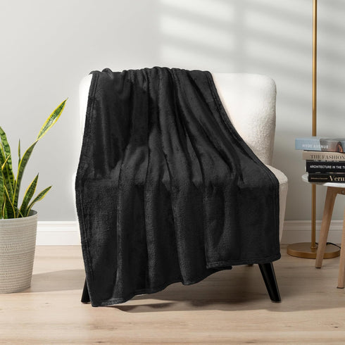 PAVILIA Black Fleece Bed Blanket Queen Size, Super Soft Fuzzy Flannel Throw, 90x90