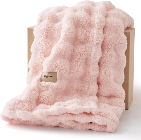 Bedsure 3D Fleece Bubble Blanket for Couch - GentleSoft Pink Twin Mothers