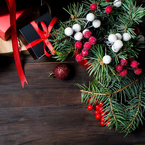 Tatuo 400 Pieces Artificial Frosted Holly Berries, Fake 12 mm Mini Fruit Berry Flower Fall Decor (White)