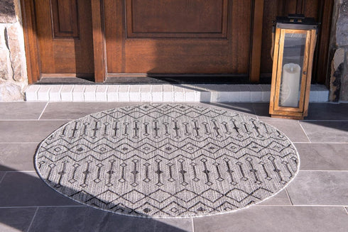 Unique Loom 3' 3" Round Outdoor Trellis Collection Area Rug, Tribal Trellis, Gray/Black