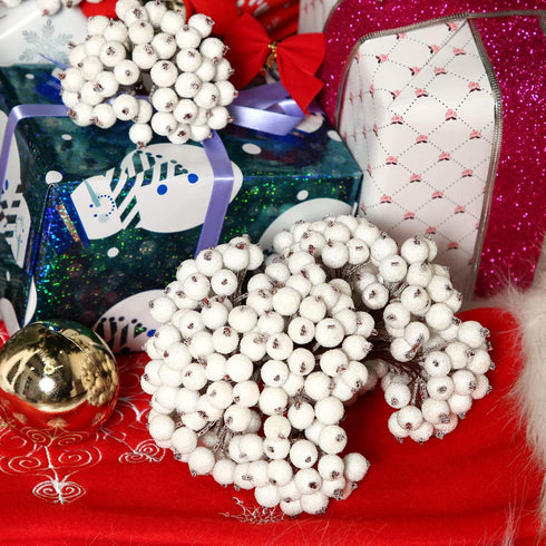 Tatuo 400 Pieces Artificial Frosted Holly Berries, Fake 12 mm Mini Fruit Berry Flower Fall Decor (White)