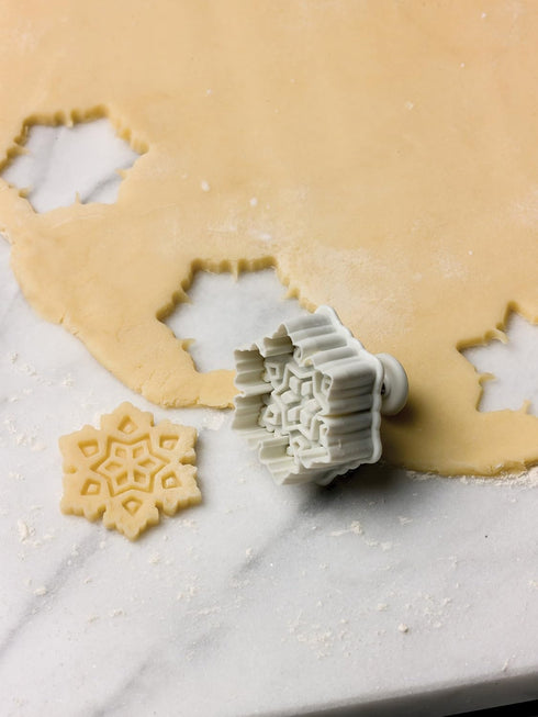 Fox Run Assorted Winter Snowflake Pastry/Cookie/Pie/Fondant Stamper and Cutters 2", Set of 4, Multi-Color