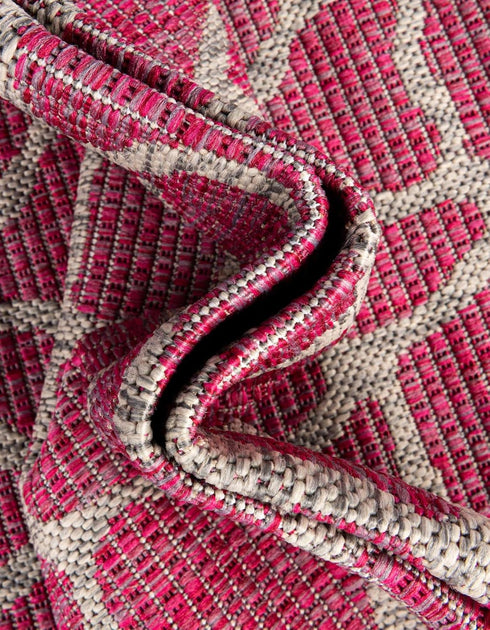 Unique Loom Outdoor Safari Collection Area Rug - Giraffe Design (2' x 3' Rectangle, Magenta/Ivory)