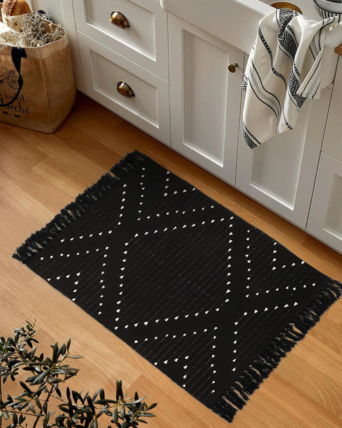 LIVEBOX Boho Bathroom Rug, 2' x 3' Washable Black Moroccan Throw Rug, Cotton Woven Area Rug with Tassel