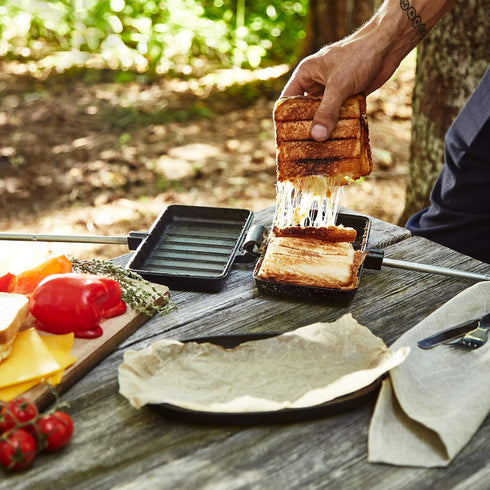 Uno Casa XL Pie Irons Cast Iron Sandwich Maker, Mountain Pie Maker with Recipe Book for Campfire Cooking