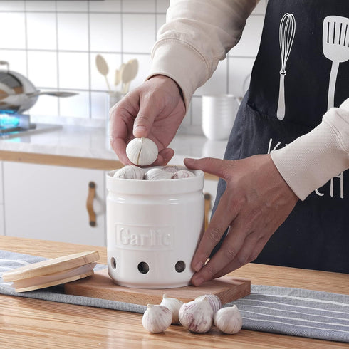 4.5-Inch 24 oz, ONTUBE Garlic Keeper with Wooden Lid, Ceramic Garlic Holder Storage, Garlic Container for Kitchen