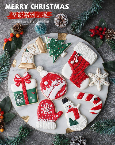 KALAIEN 18Pcs Christmas Cookie Cutters Set, Holiday Cookie Cutter Shapes: Reindeer, Snowflake, Christmas Tree,