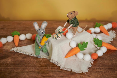 Primitives by Kathy Gardening Mouse Critter