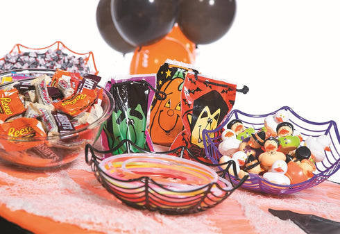 Fun Express Plastic Spider Web Halloween Candy Bowls - Set of 3 Pieces