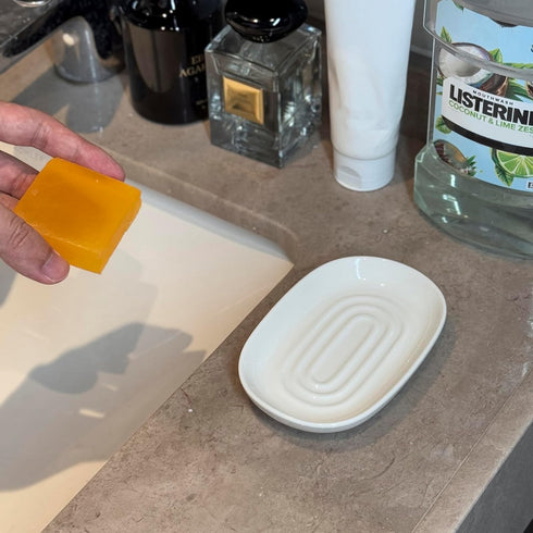 WUCYLKA (1 Pack) Ceramic Marble Pattern Soap Dish, Textured Raised Soap Saver Tray for Shower Bathroom Kitchen Sink