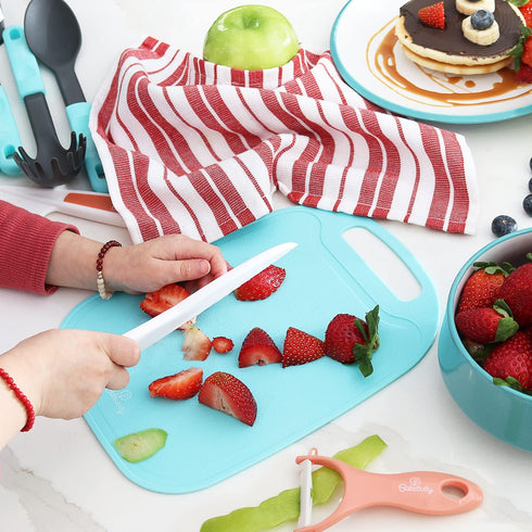 Baketivity Kid Safe Plastic Knives for Real Cooking - Knife Set with Cutting Board, Peeler, Blunt Tip