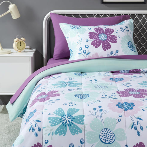 Amazon Basics 5-Piece Soft, Easy-Wash Microfiber Kid's Bed-in-a-Bag Bedding Set with Sheet