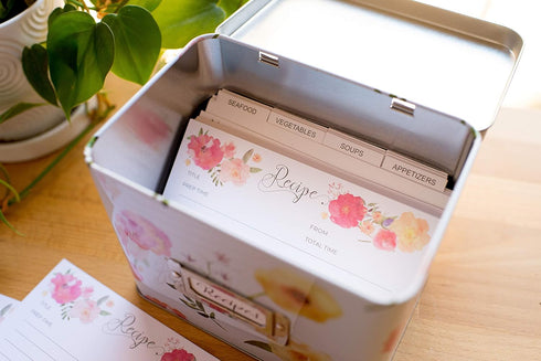 Heart&Berry Recipe Box with Cards and Dividers - Includes 24 Recipe Cards and 12 Dividers