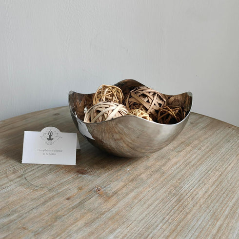 Hosley 5.75 Inch Diameter Silver Finish Metal Bowl, Ideal for Potpourri, LED Candles, Weddings, Center Pieces