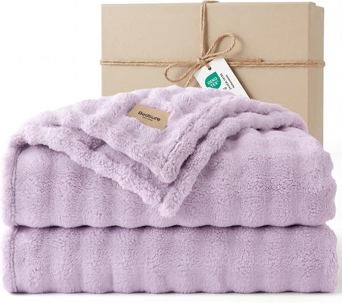 Bedsure 3D Fleece Bubble Blanket - GentleSoft Purple Queen Blanket for Bed