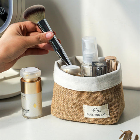 Small Cotton and Linen Hanging Storage Basket, Ideal for Organizing Keys and Miscellaneous Items on Desktop