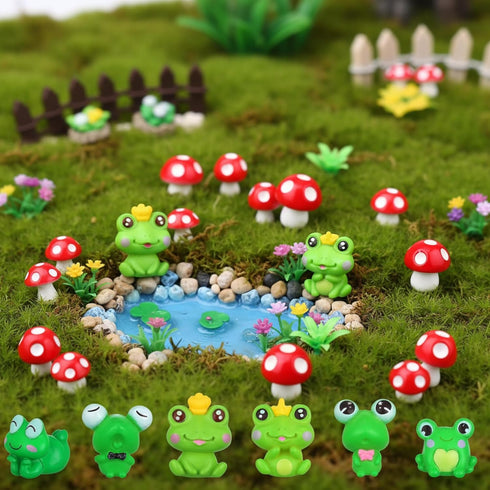 Maitys 62 Pieces Mini Mushrooms and Frogs Miniature Figurines Mini Garden Animals Model Tiny Ornaments Miniature Decor