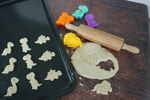 R&M Dinosaur Cookie Stamper, Baby Dinosaur, T-Rex, Stegosaurus, Triceratops, Brontosaurus, 2 Inch, 4 Piece Set