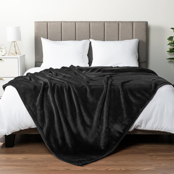 PAVILIA Black Fleece Bed Blanket Queen Size, Super Soft Fuzzy Flannel Throw, 90x90
