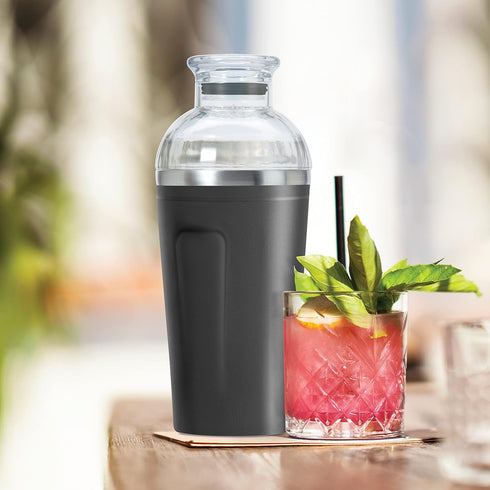 OGGI Groove Insulated Cocktail Shaker, 17oz Double Wall Vacuum Insulated Stainless Steel Mixer with Built-In Strainer