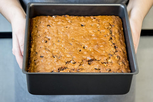 MasterClass 25 cm Deep Cake Tin, 10 Inch Square Pan, PFOA Non Stick, 1 mm Carbon Steel