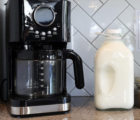 The Dairy Shoppe 48mm (64 oz/1 Glass Milk Bottle, Heavy Glass with Lid, Creamery Style pk, Half Gallon)