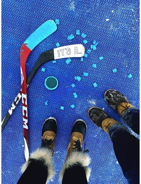 Gender Reveal Hockey Puck with Pink & Blue Powder, Ice Hockey Baby Reveal Party Supplies for Surprise Parties