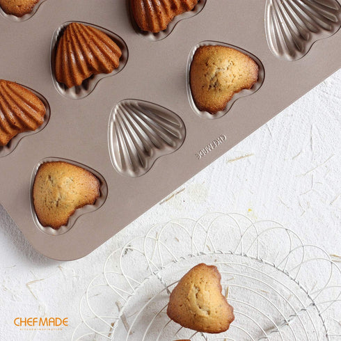 CHEFMADE Madeleine Mold Cake Pan, 12-Cavity Non-Stick Heart-shaped Bakeware for Oven Baking (Champagne Gold)