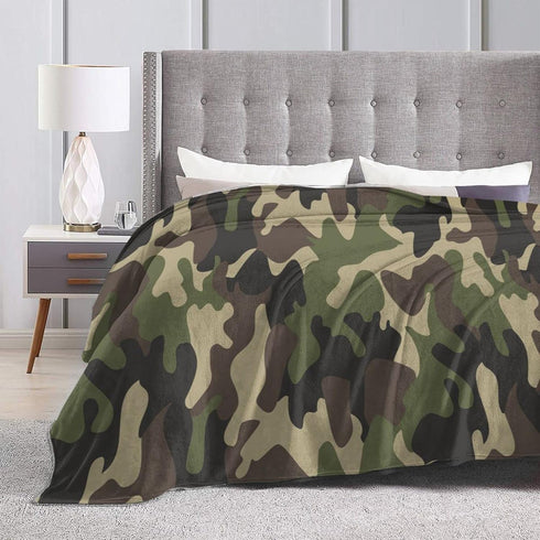 Perinsto 80"X60" Military Camouflage Throw Blanket Ultra Soft Warm All Season Green Camo Decorative Fleece Blankets