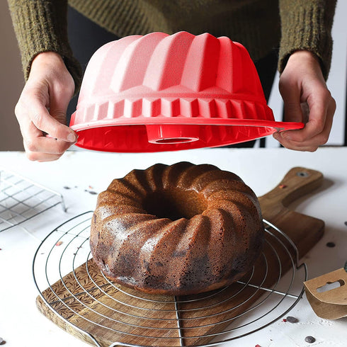 2 PCS Non-stick Fluted Silicone Cake Pans, 8.7 Inch with Sturdy Handle, Perfect Bakeware for Cake, Jello, Gelatin,