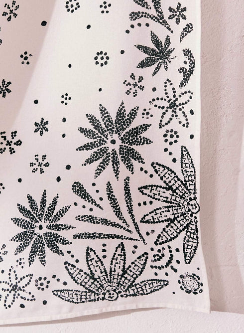 Neasow Bohemian Tapestry Wall Hanging, Beige White Floral Tapestry, 60×80 inches, Boho Hippie Home Decor