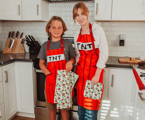 Minecraft Red TNT Youth Kitchen Apron, Serving Chef Apron for BBQ Grilling and Cooking