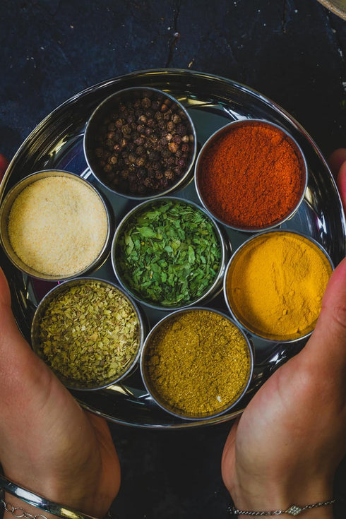 KitchenCraft World of Flavours Indian Spice Box, Stainless Steel, 7 Spice Pots + Large Spice + Cover, 17 x 7 cm