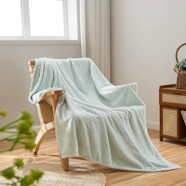 NEWCOSPLAY Super Soft Throw Blanket, Mint Premium Silky Flannel Fleece Leaves Pattern, 50"x60"