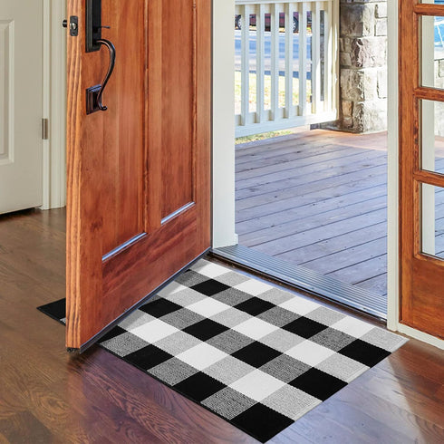 Buffalo Plaid Outdoor Rug 2x3, Black and White Checkered Cotton Woven Rug for Indoor Outdoor Entryway