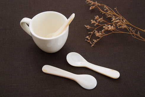 DUEBEL Set of 6 White Mother of Pearl Caviar Spoons for Serving Caviar, Egg, Ice Cream, Coffee (11x2.5cm)