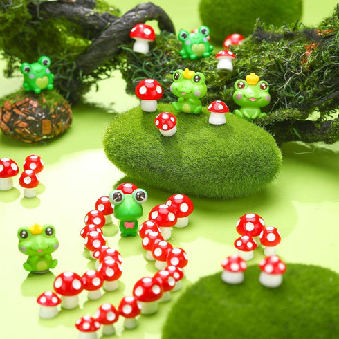 Maitys 62 Pieces Mini Mushrooms and Frogs Miniature Figurines Mini Garden Animals Model Tiny Ornaments Miniature Decor