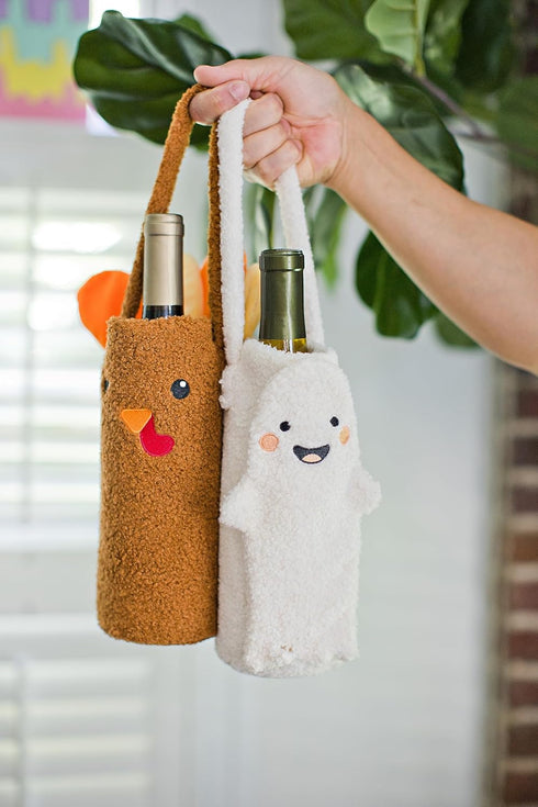 Pearhead Sherpa Wine Bottle Gift Bag, Ghost Design, Funny Fall Housewarming Ideas, Halloween Party