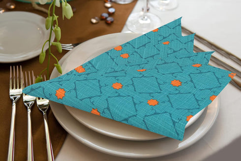 RUVANTI Set of 6 Cloth Napkins, 100% Cotton, 18x18 Inches, Washable, Soft, Absorbent for Parties, Christmas, Weddings
