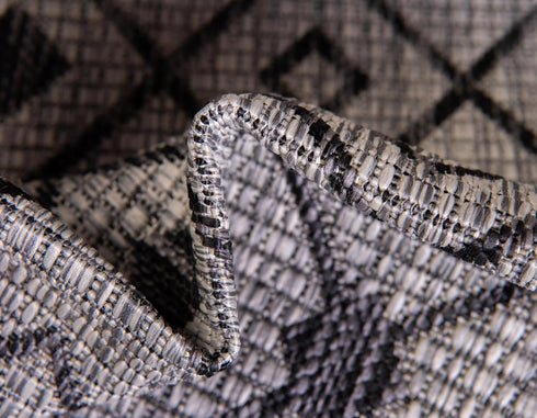 Unique Loom 3' 3" Round Outdoor Trellis Collection Area Rug, Tribal Trellis, Gray/Black