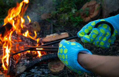 J H Heat Resistant Oven Gloves, EN407 Certified 932 °F, Sky-Blue Shell with Yellow Silicone Coating